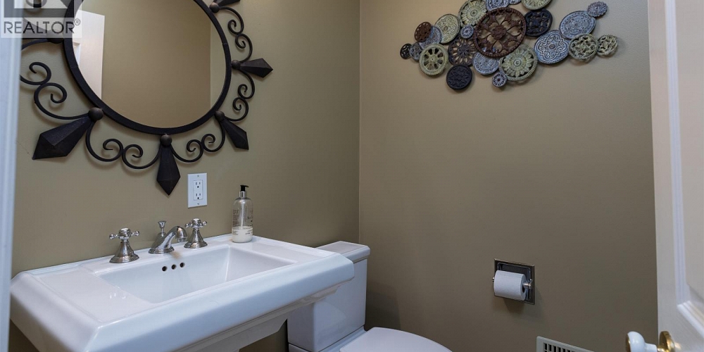 1920 LAUREL STREET Terrace Photo 18 1920 LAUREL STREET Terrace Photo 18